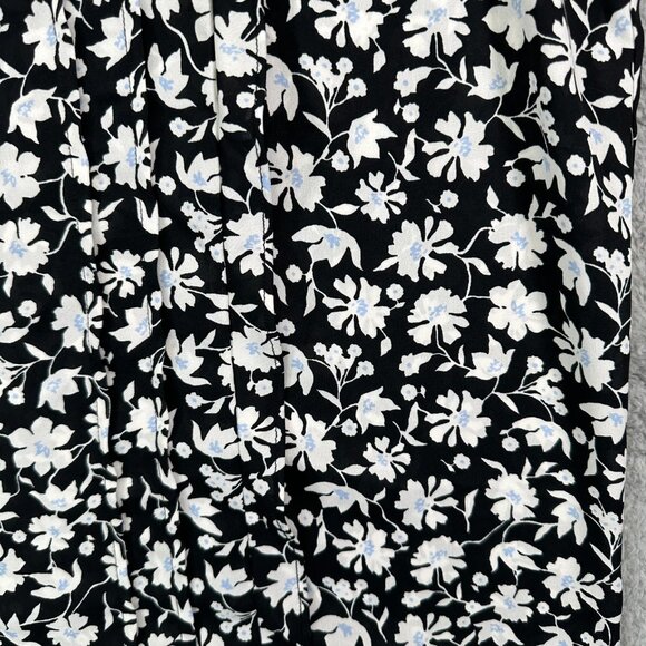 Ann Taylor Womens Sleeveless Blouse Top Size L Black White Floral V-Neck - Picture 5 of 10